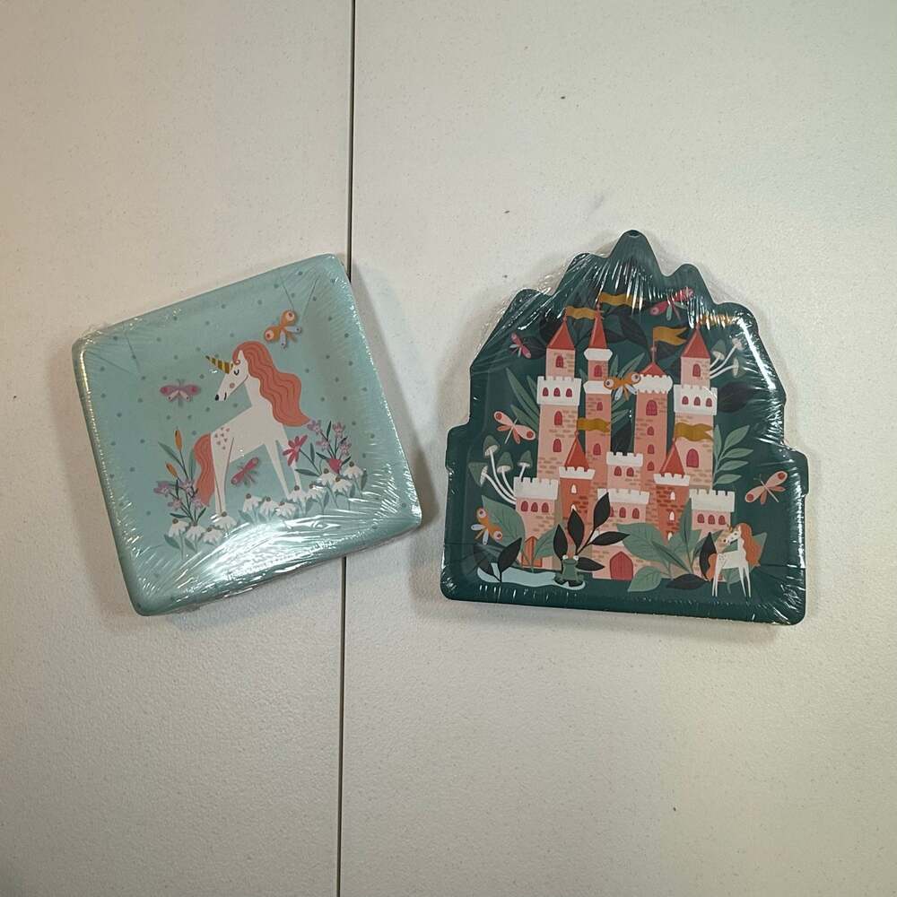 Design Design Enchanted Garden Unicorn Castle Paper Plates Lot 32 Party NEW